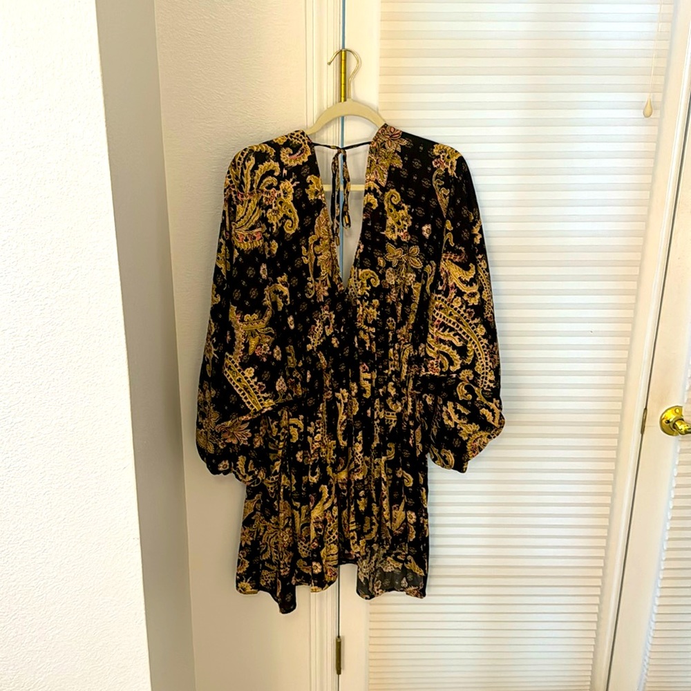 Very Flowy, free people shorter dress.